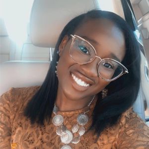 Meet your Posher, Karis